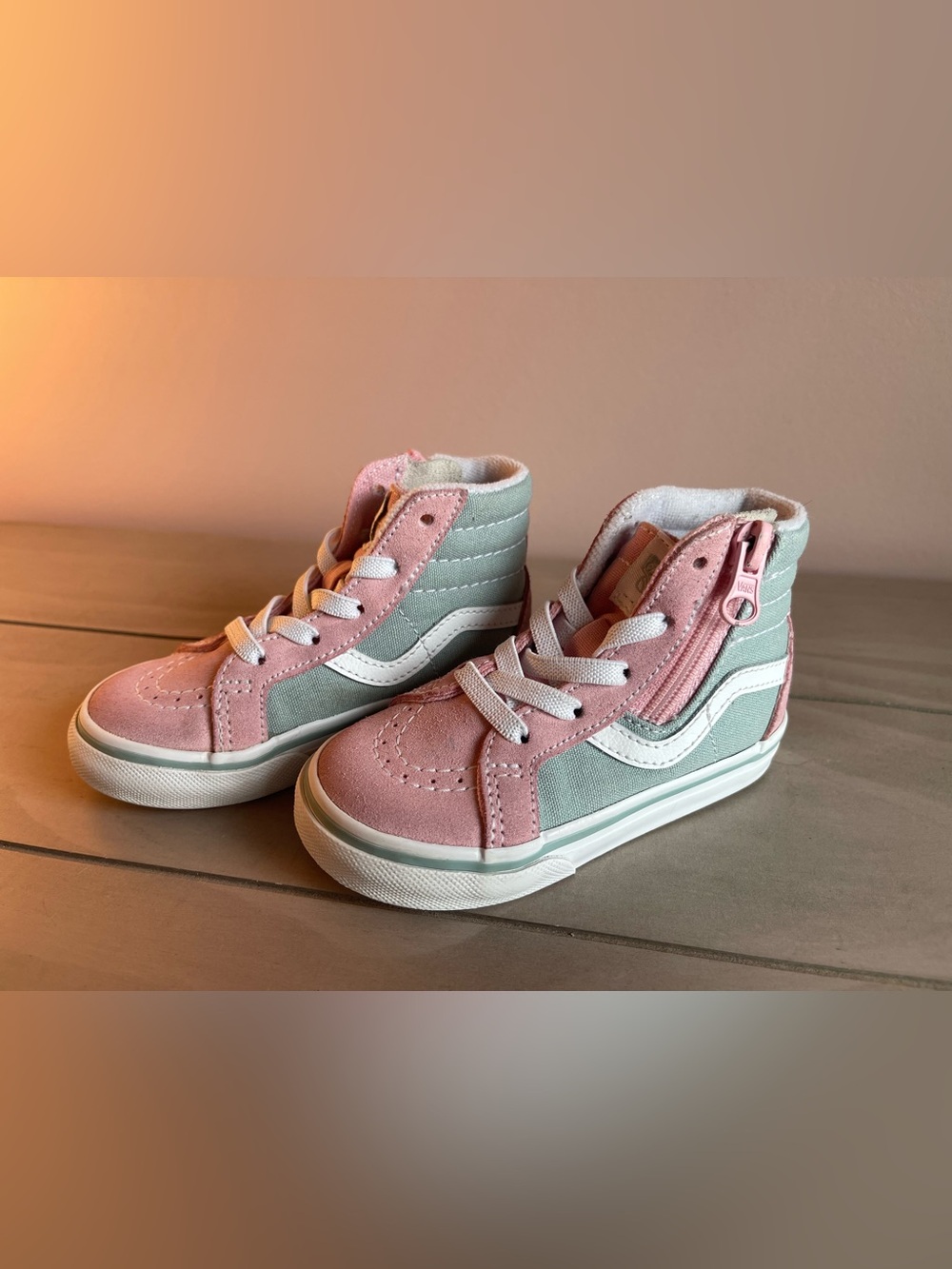 Vans Pink & Gray Sk8-Hi Zip Sneakers Size 6 (Toddler) - Like New!